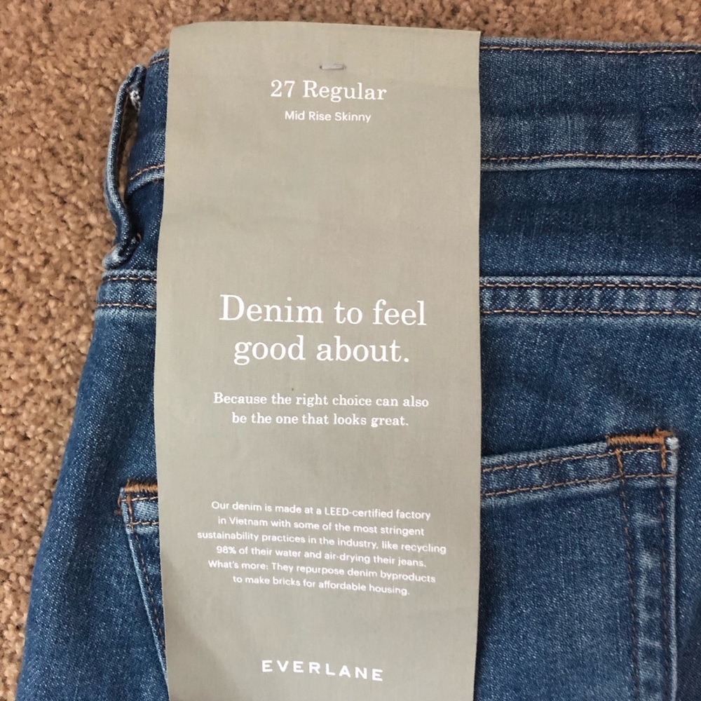 Never worn mid rise medium wash skinny jeans